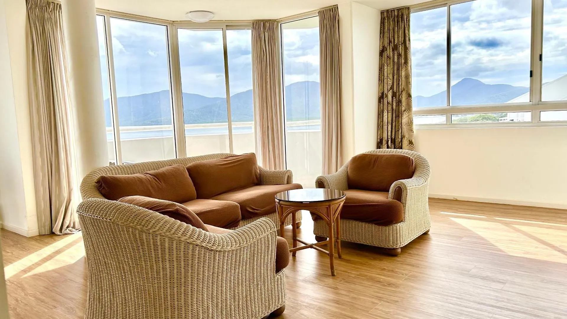 Acacia Court Hotel Cairns