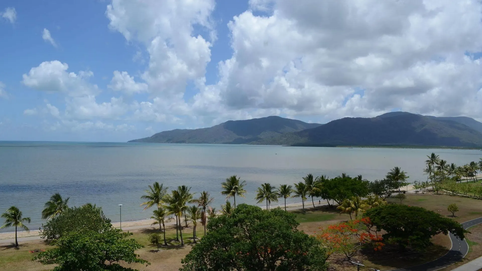 Acacia Court Hotel Cairns Austrália